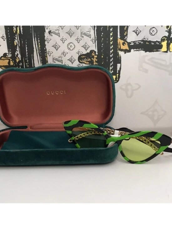 New Authentic Gucci GG0978S 006 Zebra Cat-Eye Sunglasses w/ GG Charms Green/Gold